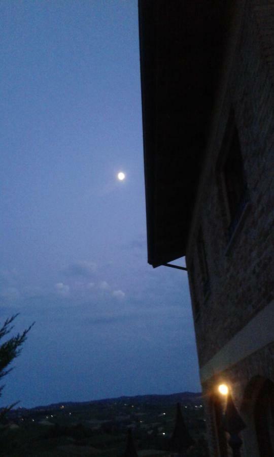 Casa Vacanze Sweet Dreams Agliano Terme Exterior foto